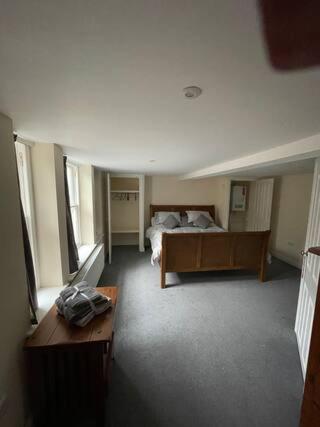 1 Hatton House 2 Bedroom 2 Bathroom Spacious Basement Flat Newark-on-Trent  Exterior photo